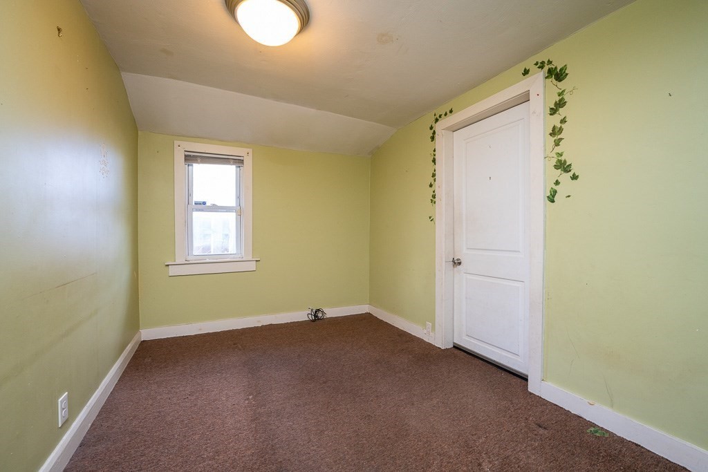653 Carew Street Springfield, MA 01104 - Photo 10 of 28 Gallery Image 10