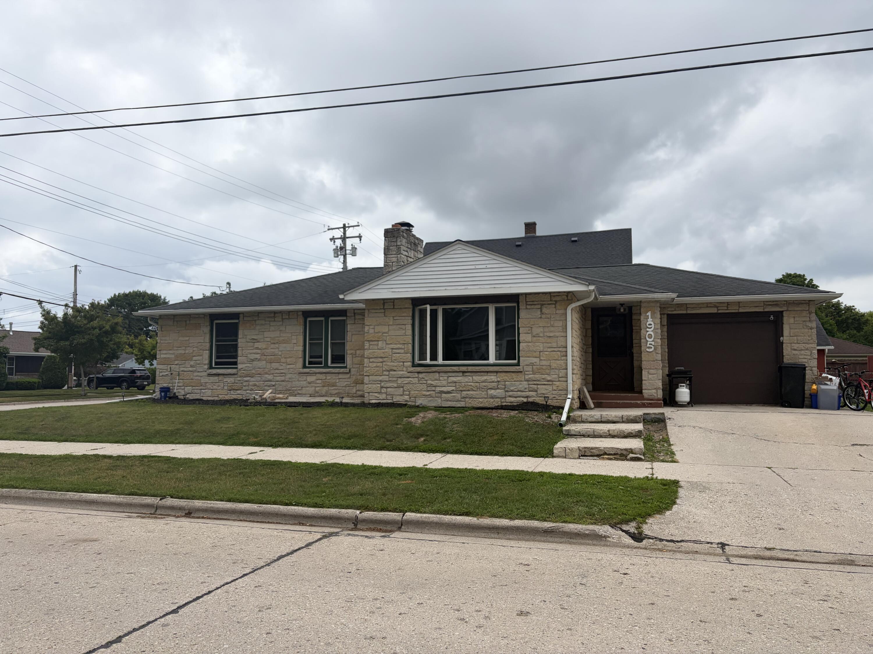 1905 32nd Street Two Rivers, WI 54241 - Photo 2 of 28 More pics have arrived!