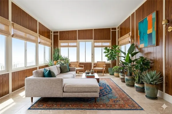 $749,000 | 4239 South Raymond Avenue, Los Angeles, CA 90037