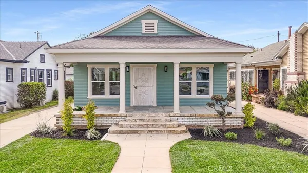 $749,000 | 4239 South Raymond Avenue, Los Angeles, CA 90037
