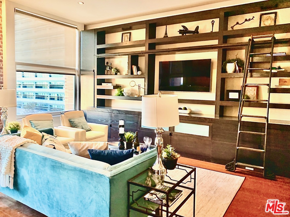 257 South Spring Street, Unit 4E Los Angeles, CA 90012 - Photo 4 of 15