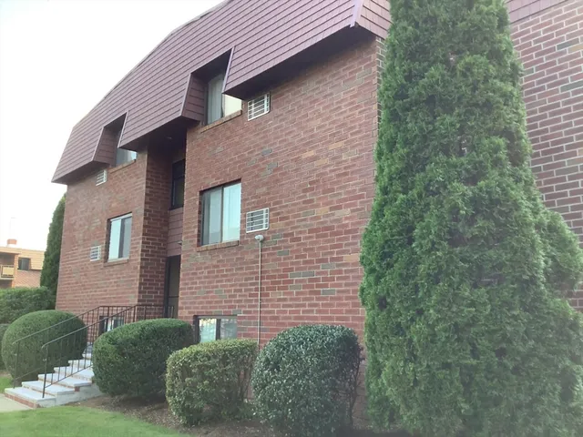 $2,250 | 50 Cambridge Road, Unit 208, Woburn, MA 01801