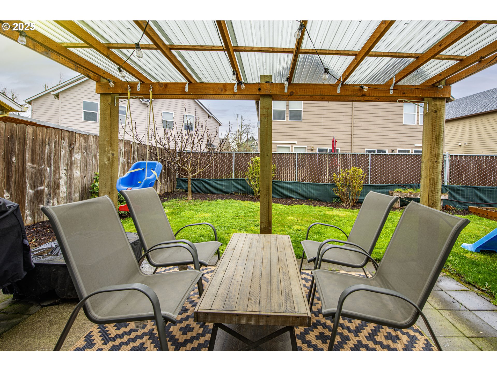 4128 Forsythia Street Springfield, OR 97478 - Photo 23 of 27 a view of an outdoor sitting area