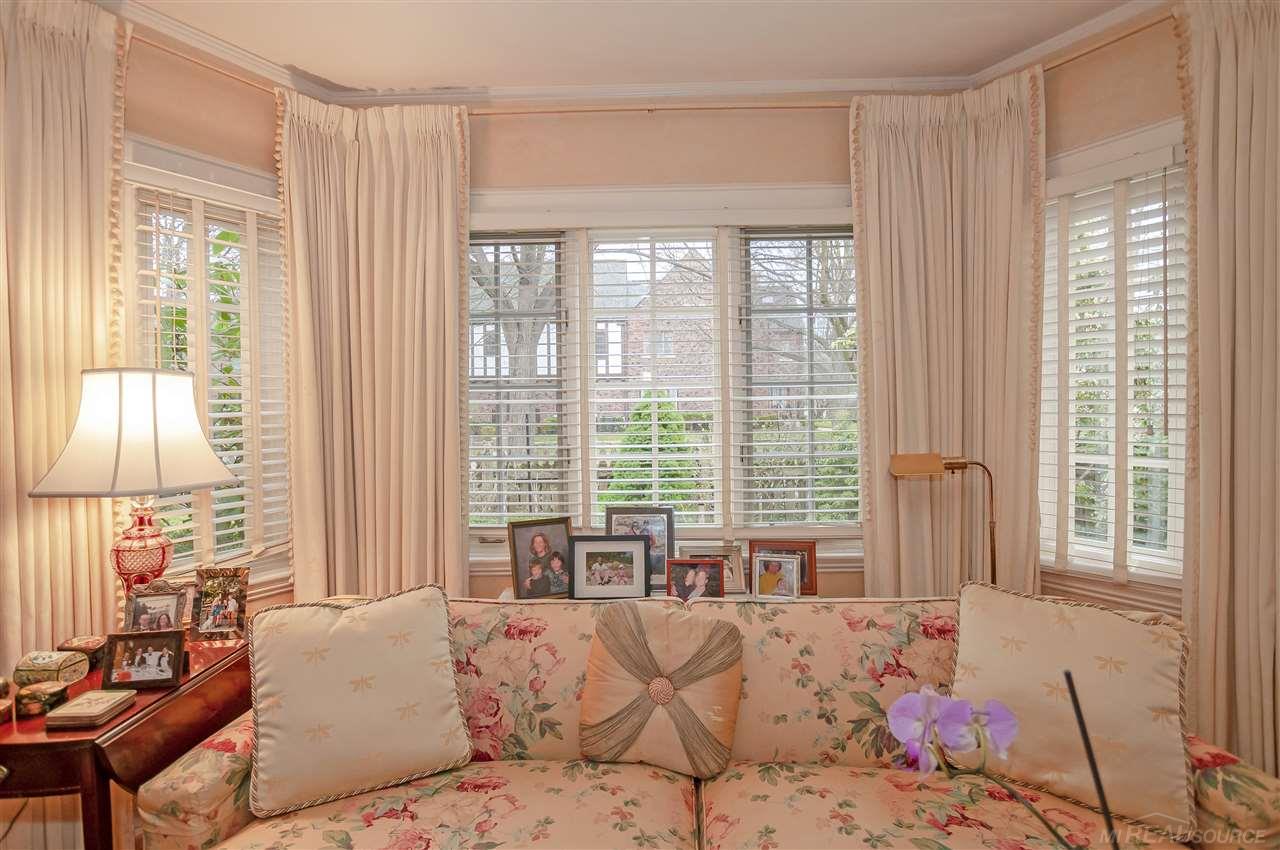 395 Rivard Boulevard Grosse Pointe, MI 48230 - Photo 12 of 54 31378482-11.JPG