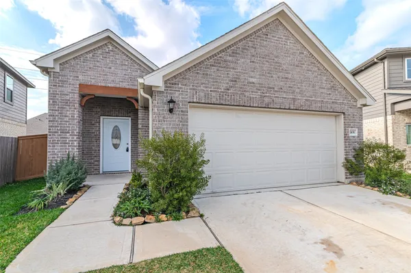 $2,280 | 7431 Sail Hl Drive, Cypress, TX 77433