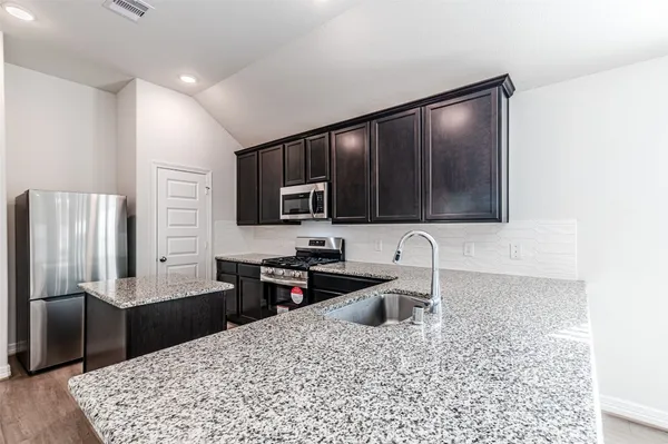$2,280 | 7431 Sail Hl Drive, Cypress, TX 77433