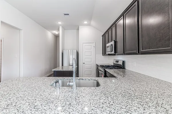 $2,280 | 7431 Sail Hl Drive, Cypress, TX 77433