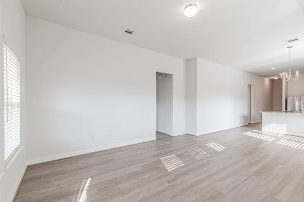 $2,280 | 7431 Sail Hl Drive, Cypress, TX 77433