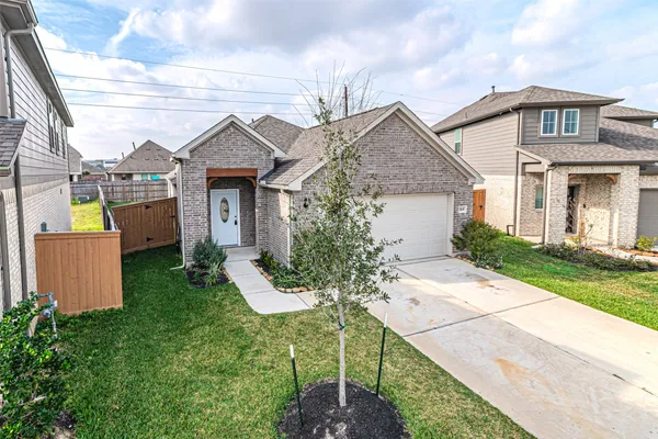$2,280 | 7431 Sail Hl Drive, Cypress, TX 77433