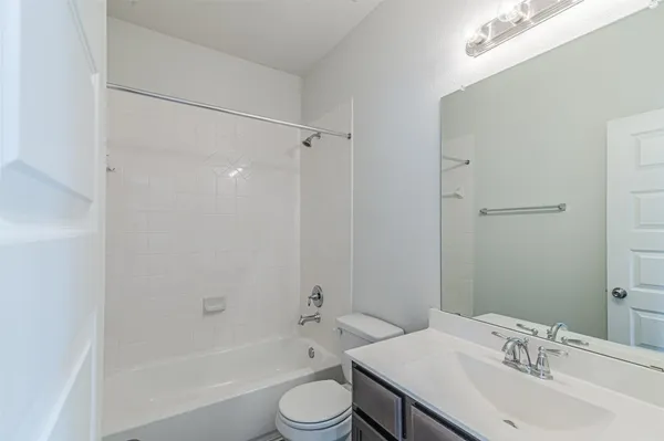 $2,280 | 7431 Sail Hl Drive, Cypress, TX 77433