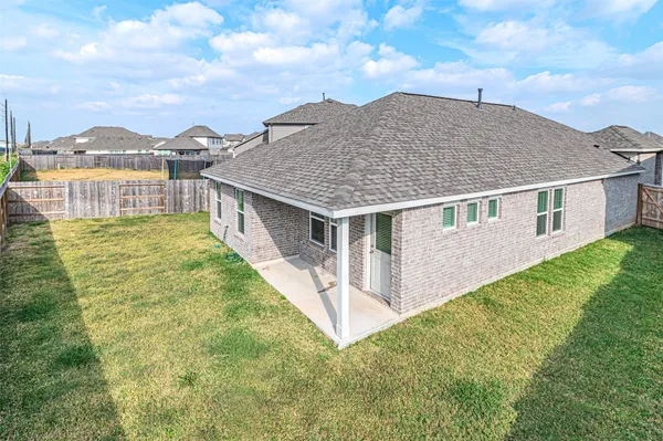 $2,280 | 7431 Sail Hl Drive, Cypress, TX 77433