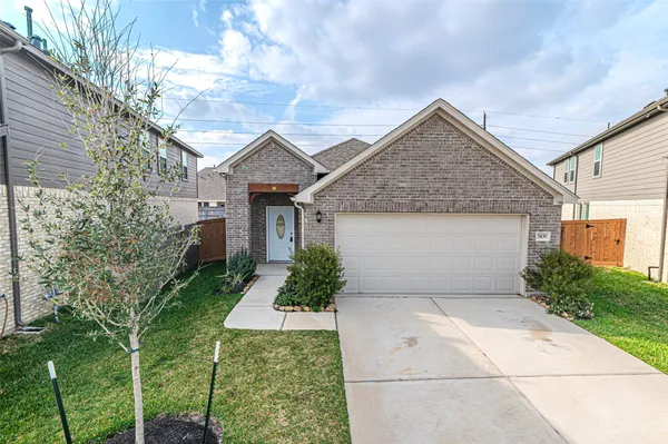 $2,280 | 7431 Sail Hl Drive, Cypress, TX 77433