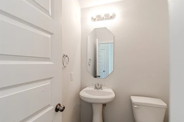 $2,280 | 7431 Sail Hl Drive, Cypress, TX 77433