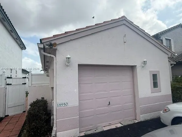 $2,600 | 18950 Northwest 22nd Street, Pembroke Pines, FL 33029