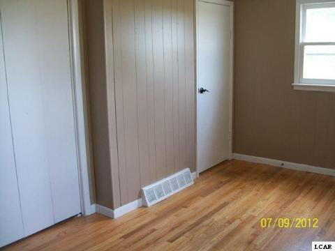 6050 Hiser Road Dundee, MI 48131 - Photo 7 of 14 20096261-6.JPG