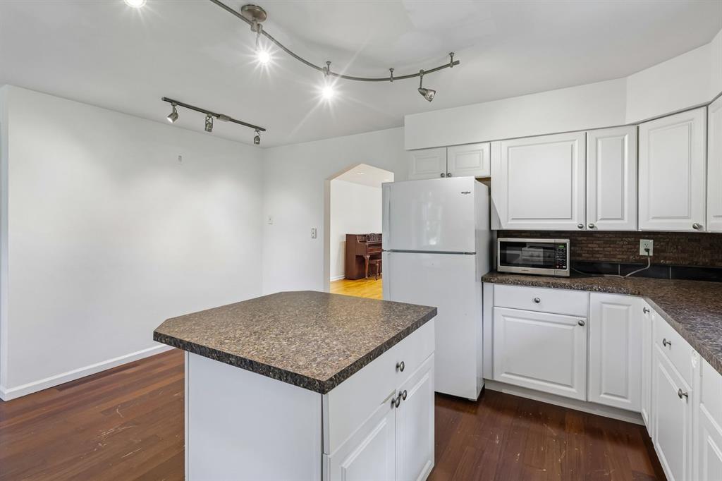880 Fairview Road Pittsburgh, PA 15238 - Photo 10 of 46 Gallery Image 10