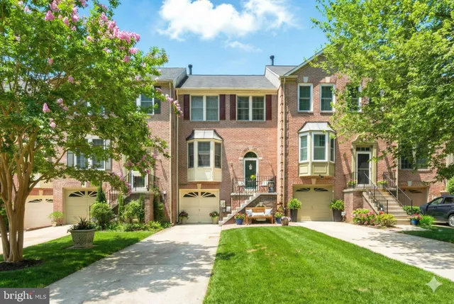 $2,999 | 673 Budleigh Circle, Lutherville-Timonium, MD 21093