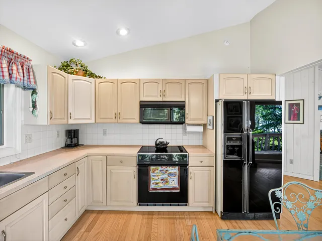 $840,000 | 4569 South Lakeshore Drive, Ludington, MI 49431