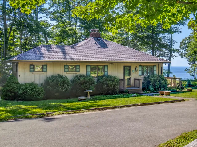 $840,000 | 4569 South Lakeshore Drive, Ludington, MI 49431