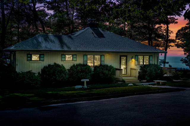 $840,000 | 4569 South Lakeshore Drive, Ludington, MI 49431