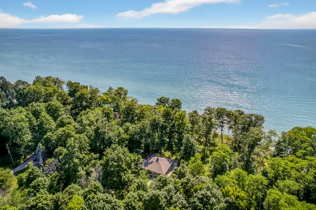 $840,000 | 4569 South Lakeshore Drive, Ludington, MI 49431