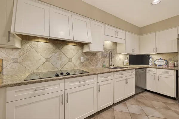 $465,000 | 262 Sugar Berry Circle, Houston, TX 77024