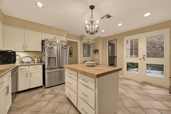 $465,000 | 262 Sugar Berry Circle, Houston, TX 77024