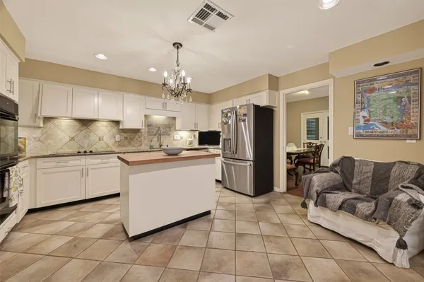 $465,000 | 262 Sugar Berry Circle, Houston, TX 77024