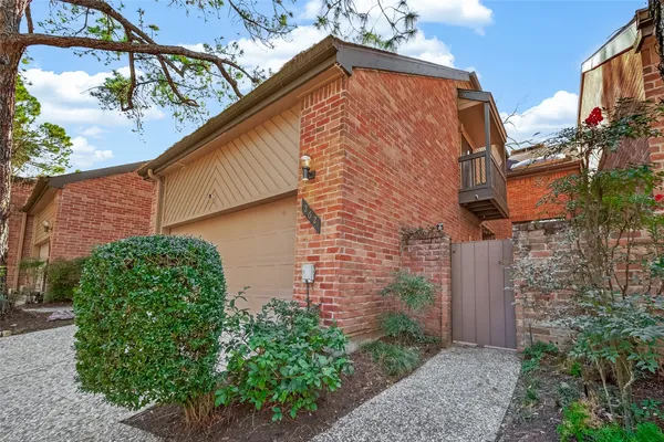 $465,000 | 262 Sugar Berry Circle, Houston, TX 77024