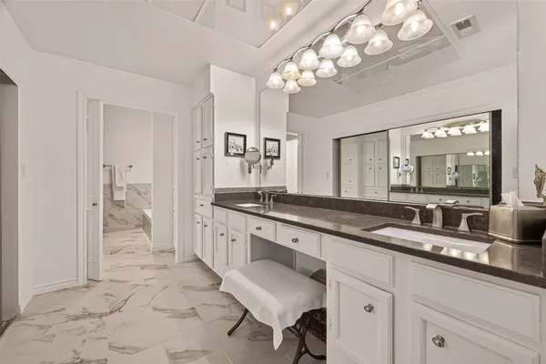 $465,000 | 262 Sugar Berry Circle, Houston, TX 77024