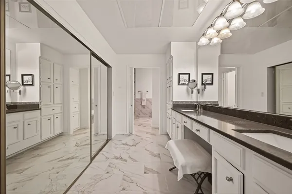 $465,000 | 262 Sugar Berry Circle, Houston, TX 77024