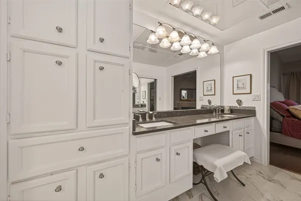 $465,000 | 262 Sugar Berry Circle, Houston, TX 77024