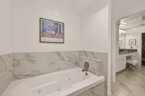 $465,000 | 262 Sugar Berry Circle, Houston, TX 77024