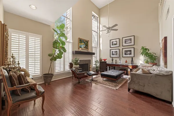 $465,000 | 262 Sugar Berry Circle, Houston, TX 77024