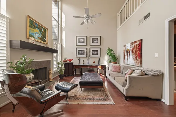 $465,000 | 262 Sugar Berry Circle, Houston, TX 77024