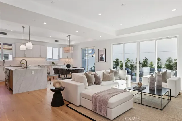 $2,349,000 | 1914 Belmont Lane, Unit B, Redondo Beach, CA 90278