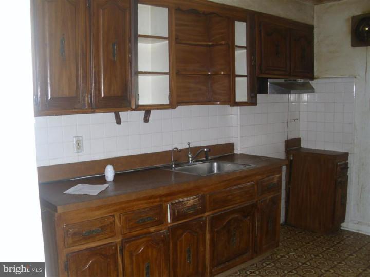 1503 Hellerman Street Philadelphia, PA 19149 - Photo 4 of 14 Gallery Image 4