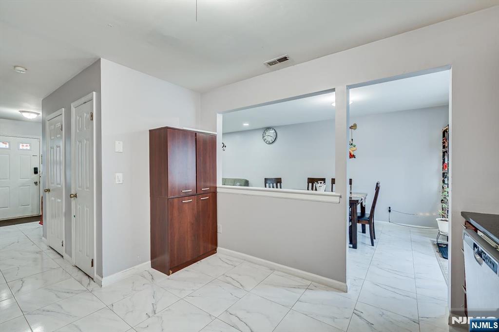 304 Maplecrest Road, Unit 304 Edison, NJ 08820 - Photo 22 of 38