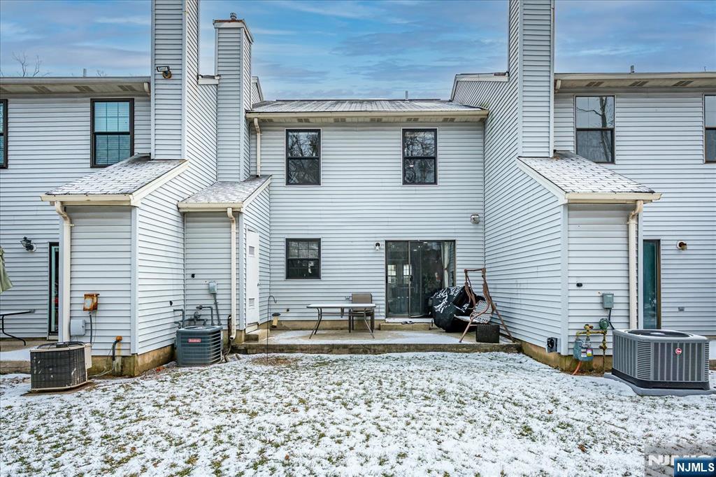 304 Maplecrest Road, Unit 304 Edison, NJ 08820 - Photo 32 of 38