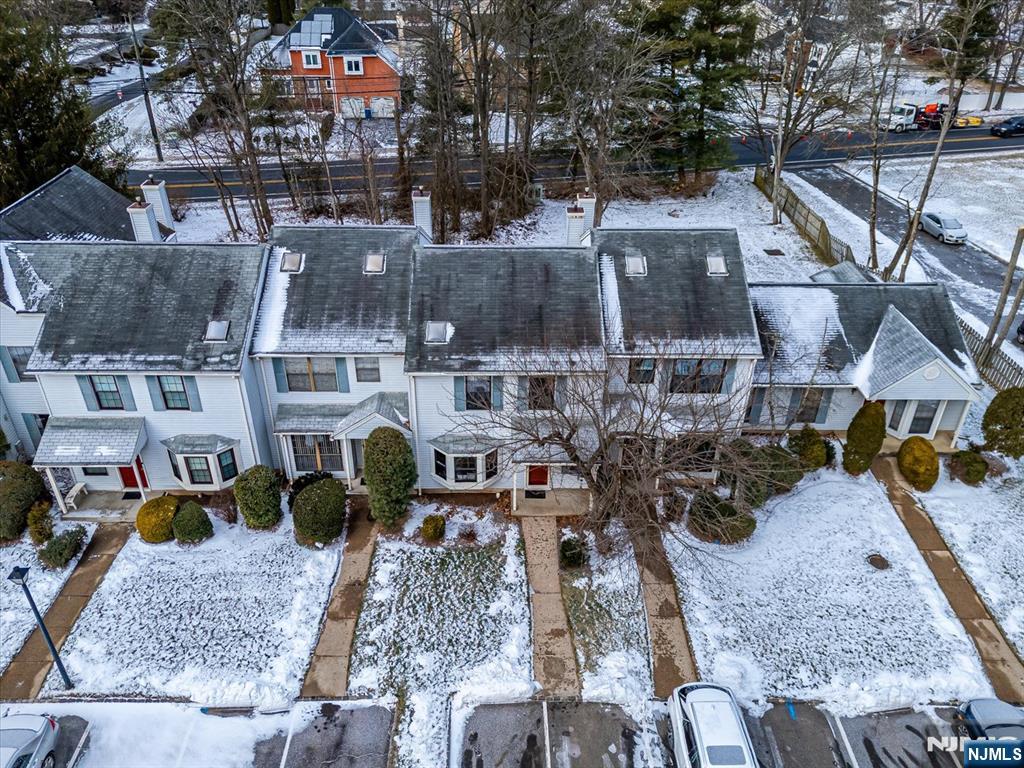 304 Maplecrest Road, Unit 304 Edison, NJ 08820 - Photo 4 of 38