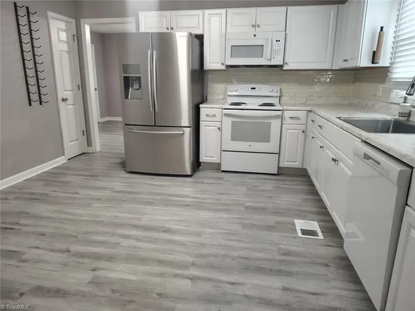 $1,700 | 130 Sunview Avenue, High Point, NC 27265