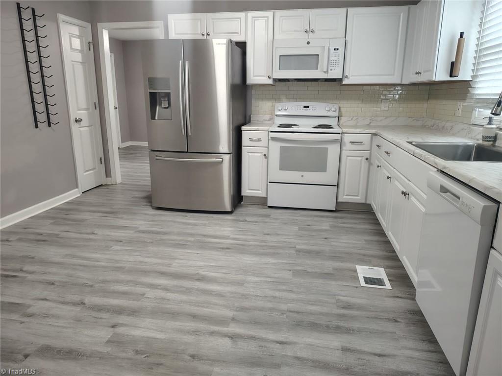 130 Sunview Avenue High Point, NC 27265 - Photo 3 of 13