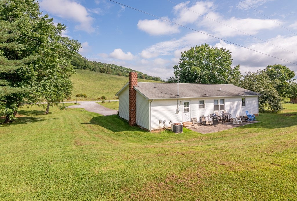2914 Cedar Springs Road Sugar Grove, VA 24375 - Photo 46 of 70 Gallery Image 46