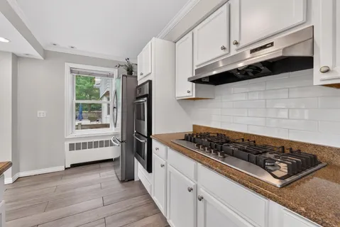 $990,000 | 547 Melrose Avenue, Kenilworth, IL 60043