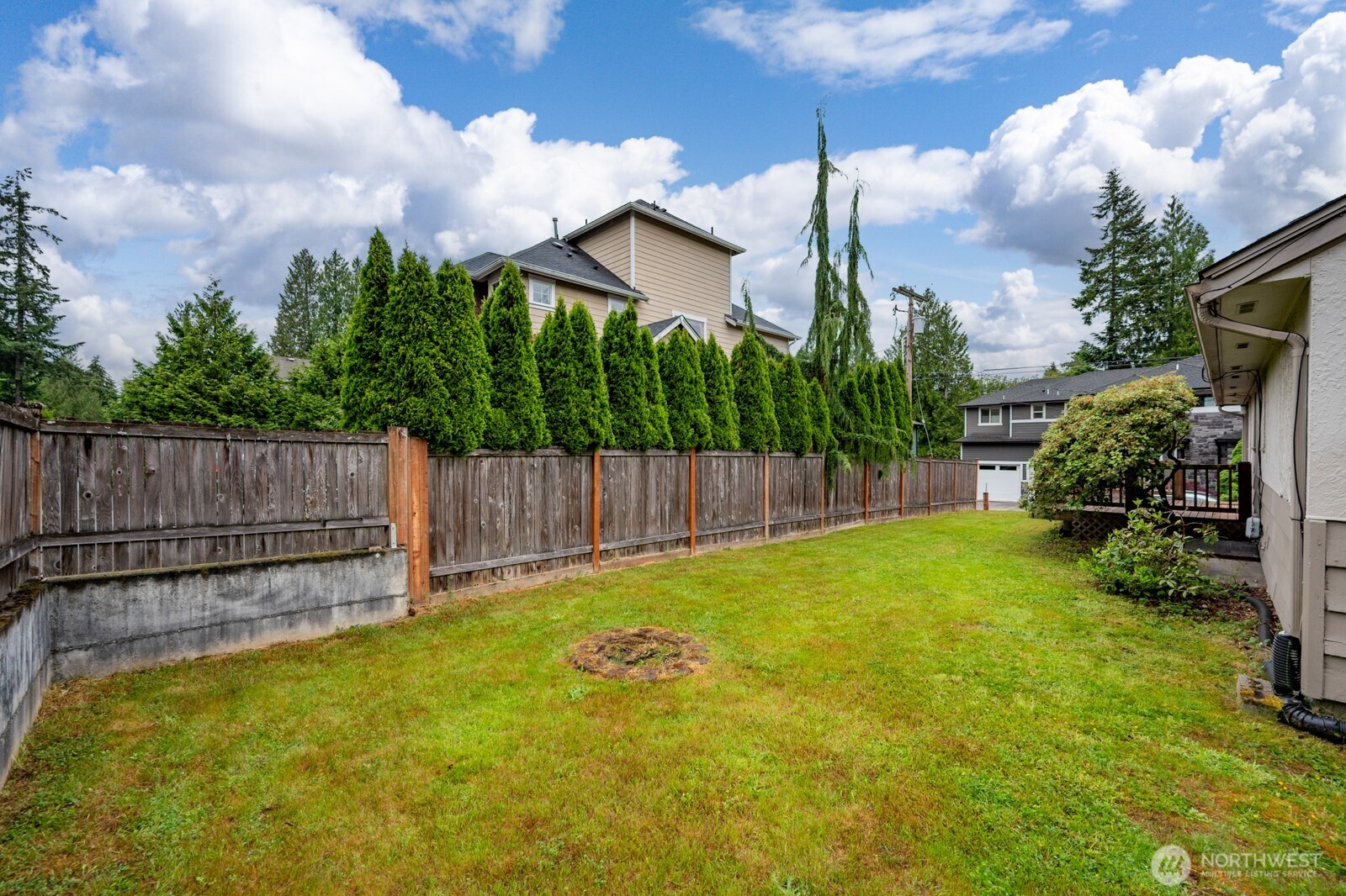 13804 Redmond Way Redmond, WA 98052 - Photo 22 of 25