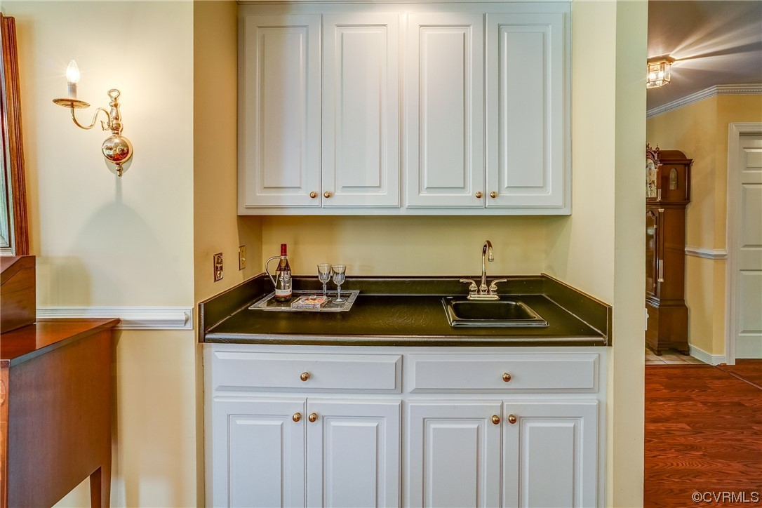 3113 Stony Point Road, Unit UE Richmond, VA 23235 - Photo 13 of 48 a kitchen with a sink and cabinets