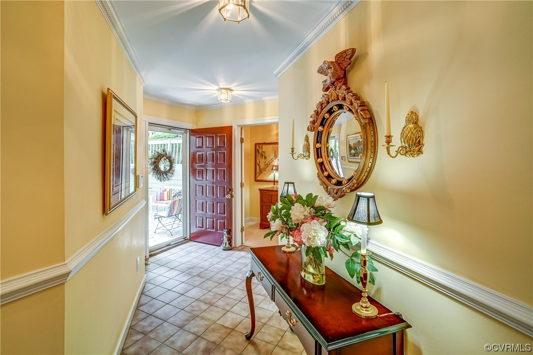 3113 Stony Point Road, Unit UE Richmond, VA 23235 - Photo 10 of 48 a living room with furniture