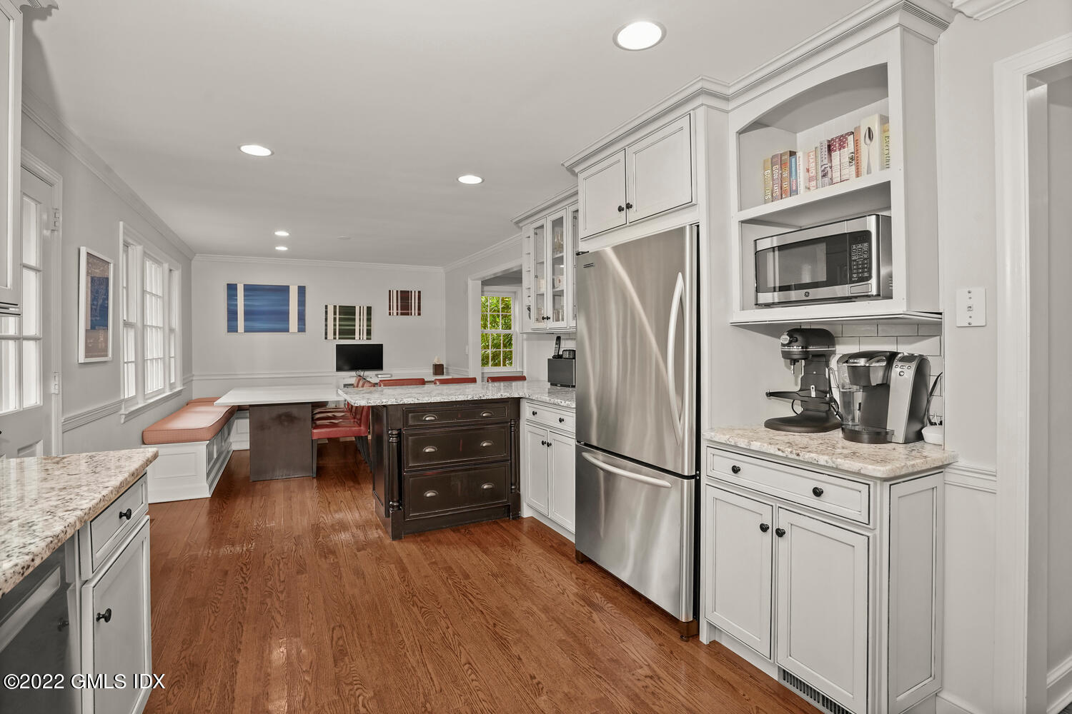 32 Welwyn Road Riverside, CT 06878 - Photo 12 of 35 32 Welwyn Rd Riverside CT-large-012-043-