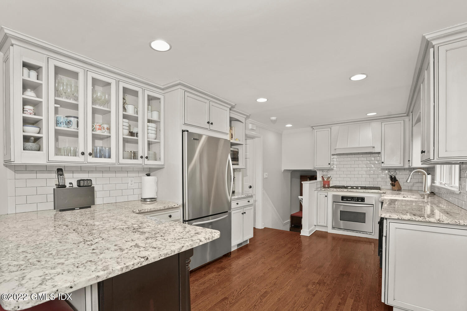 32 Welwyn Road Riverside, CT 06878 - Photo 14 of 35 32 Welwyn Rd Riverside CT-large-014-044-