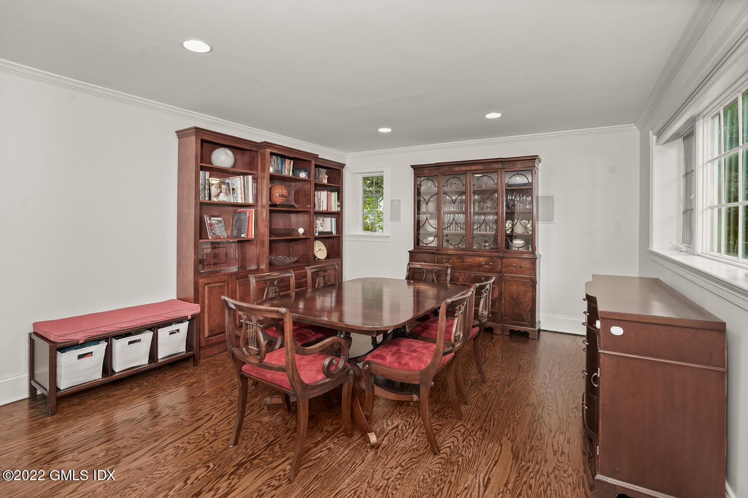 32 Welwyn Road Riverside, CT 06878 - Photo 23 of 35 32 Welwyn Rd Riverside CT-large-023-042-